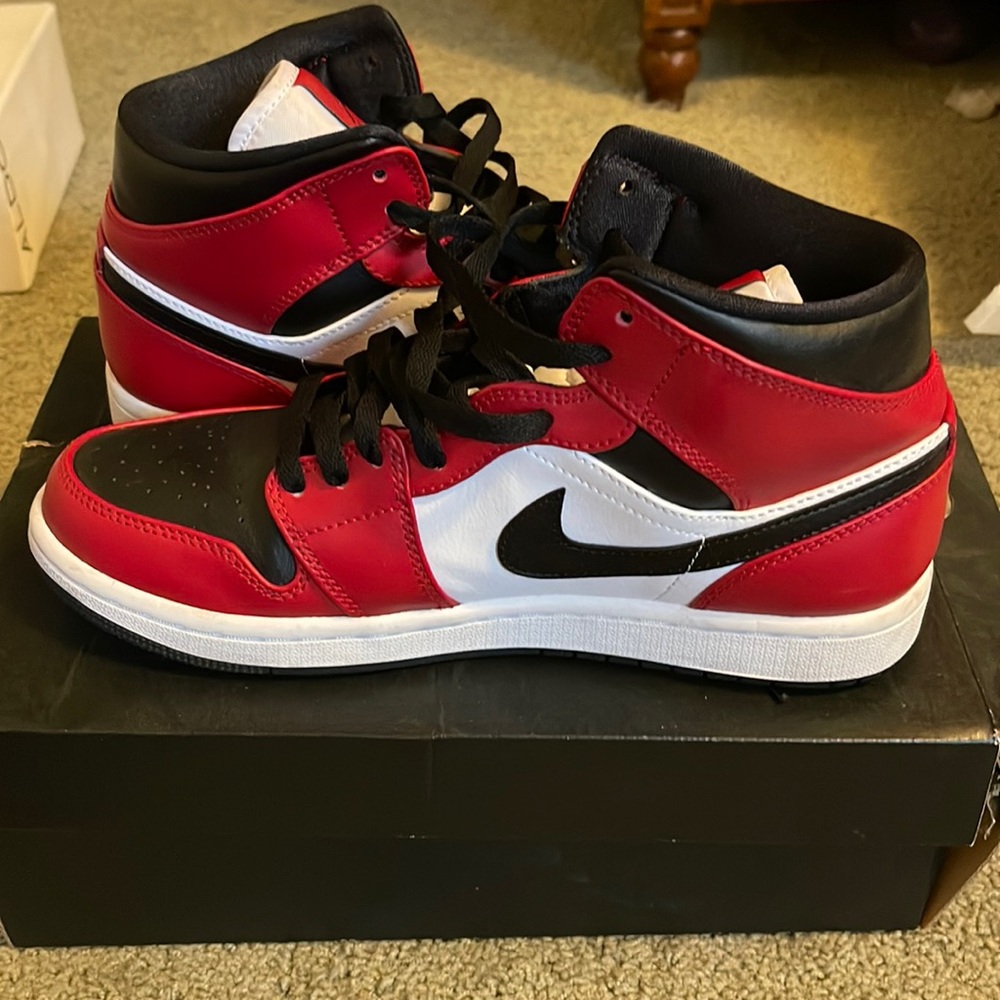 Nike Air Jordan 1 Mids